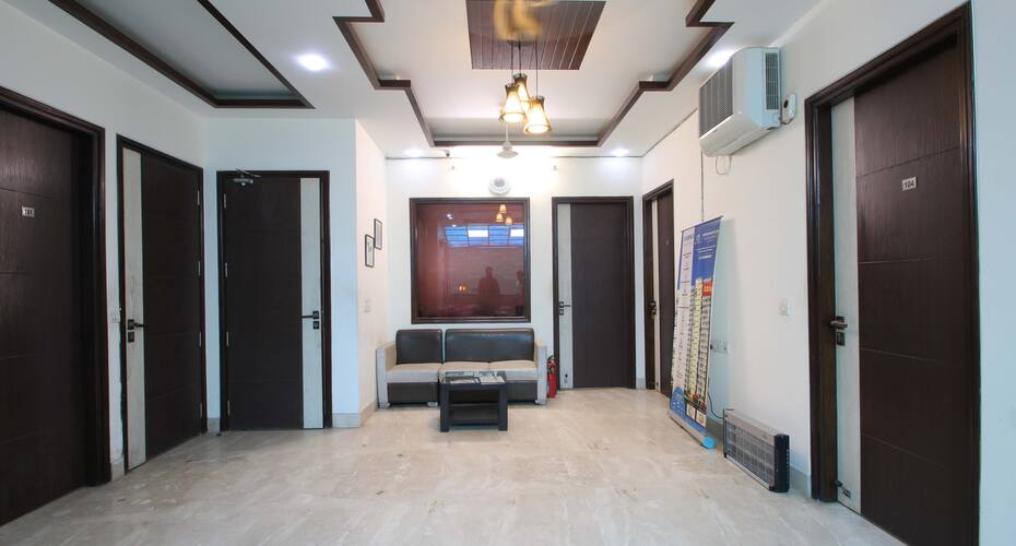 THE DELHI CLUB, Gurgaon 5